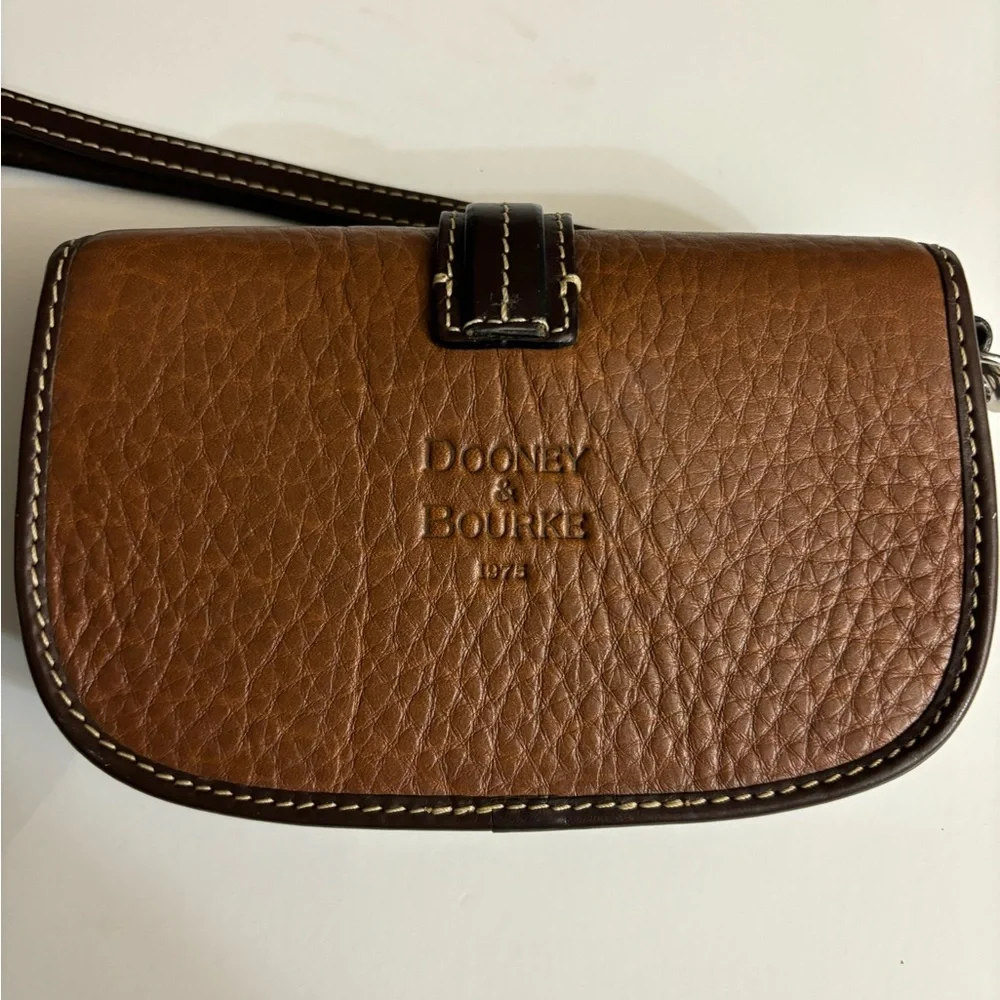 Dooney & Bourke Vintage Leather Wristlet/Clutch in Brown with Front Ring Detail